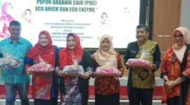 Maslianawati saat membuka Sosialisasi Pengelolaan Sampah Rumah Tangga. (Foto: Ist)