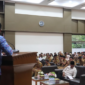 Kepala DPMD Kukar, Arianto, berbicara di depan peserta sosialisasi pengelolaan aset desa. (Foto: Ist)