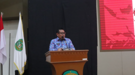 Arianto, Kepala DPMD Kukar, menyampaikan program pengembangan UMKM desa kepada peserta. (Foto: Ist)