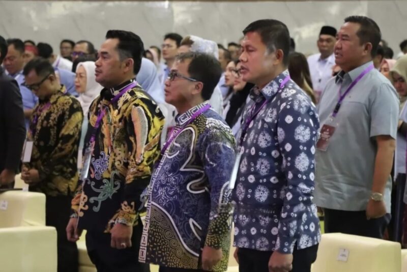 Ketua dan Wakil Ketua DPRD Kaltim Hadiri Debat Perdana Cagub dan Cawagub Kaltim 2024-2029. (Foto : Humas DPRD Kaltim)