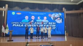 Pembukaan Turnamen Angkat Besi Piala Gubernur Kaltim 2024. (Foto: Ist)