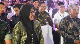 Wakil Ketua DPRD Kaltim, Yenni Eviliana saat menghadiri acara debat publik calon Bupati dan Wakil Bupati Kabupaten Paser. (Foto: Humas Sekretariat DPRD Kaltim)
