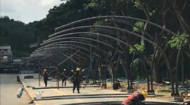 Pembangunan Kanopi di Area Gor Kadrie Oening. (Foto : RD)