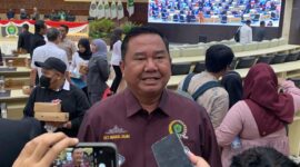 Wakil Ketua DPRD Kaltim, Ekti Imanuel (Foto : RD)