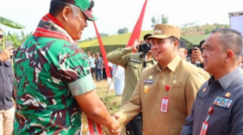 Penutupan kegiatan TMMD ke-122 Tahun Anggaran 2024 di Desa Kerta Bhuana, Kecamatan Tenggarong Seberang, Kamis (31/10). (Foto: Ist)