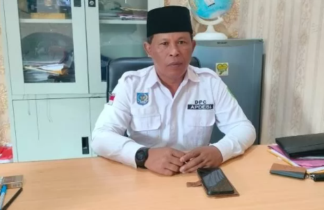 Kepala Desa Loh Sumber, Sukirno. (Foto: Ist)