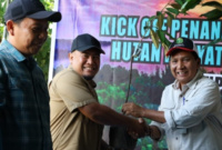 Kick Off penanaman hutan rakyat dan penghijauan lingkungan di Desa Loh Sumber, Loa Kulu, Selasa (12/11/24). (Foto: Ist)