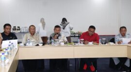 Suasana Rapat Pansus Pembahas Kode Etik dan Tata Beracara Badan Kehormatan. (Foto: HUMAS Sekretariat DPRD Kaltim)