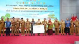Anggota DPRD Kaltim, Sarkowi V Zahry saat menghadiri acara dialog dan penandatanganan komitmen percepatan SBS dan penurunan stunting. (Foto: Humas Sekretariat DPRD Kaltim)