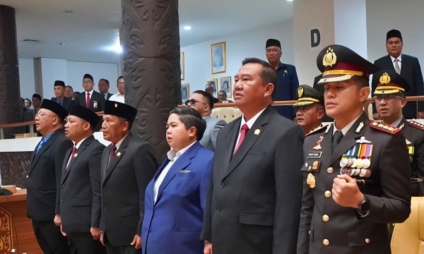 Suasana Pelantikan Pimpinan DPRD Kota Samarinda turut dihadiri oleh Wakil Ketua DPRD Kaltim dan Anggota DPRD Kaltim. (Humas Sekretariat DPRD Kaltim)