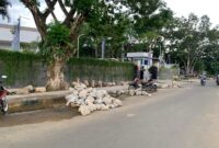 Kawasan area Stadion Gelora Kadrie Oening yang sedang diperbaiki. (Foto : RD)