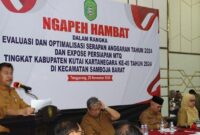 Sekda Kukar Sunggono saat memimpin Ngapeh Hambat yang dihadiri kepala OPD dan camat se-Kukar. (Foto: Ist)