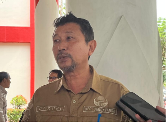 Camat Sangasanga, Dachri. (Foto: Ist)