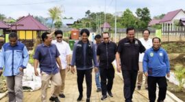 Wakil Ketua DPRD Kaltim, Ekti Imanuel tinjau lokasi field trip PEDA XI KNTI pada Rabu (23/04/2025). (Foto: Ist)