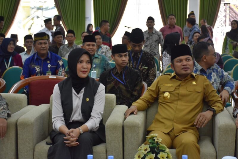 Wakil Ketua DPRD Kaltim, Yenni Eviliana Hadiri Pelantikan PPIH pada Selasa (22/4/2025) di Asrama Haji Embarkasi Balikpapan. (Foto : Humas Sekretariat DPRD Kaltim)