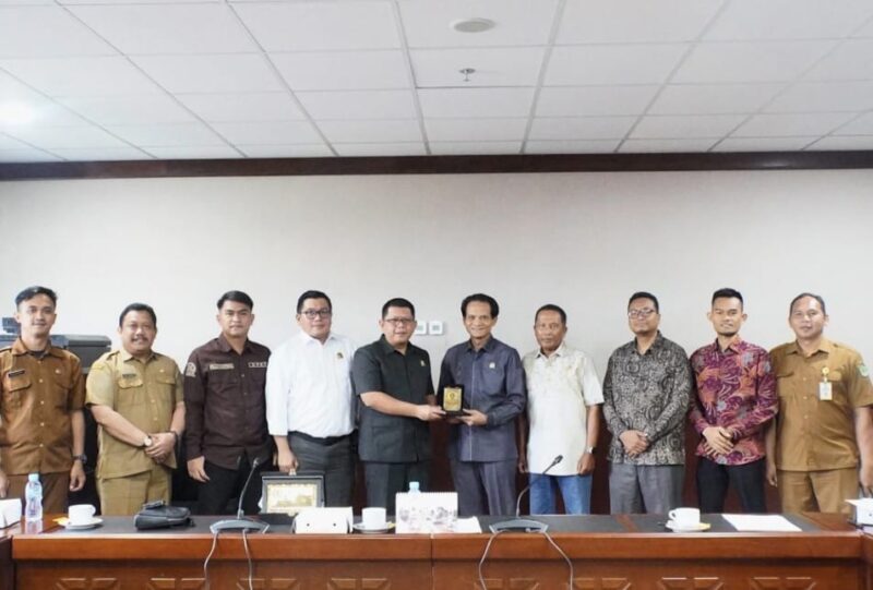 BK DPRD Kaltim Terima Kunjungan BK DPRD Sukabumi pada Senin (28/04/2025). (Foto: Ist)