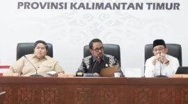Rapat Dengar Pendapat (RDP) lanjutan terkait insiden penabrakan Jembatan Mahakam 1 di Gedung E Kantor DPRD Kaltim, Pada Rabu (16/04/2025) (Foto : Humas Sekretariat DPRD Kaltim)

 