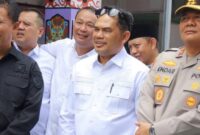 Ketua DPRD Kaltim, Hasanuddin Mas’ud, tinjau langsung beberapa TPS di Kukar Jelang PSU, Kamis (17/04/2025). (Foto : Humas Sekretariat DPRD Kaltim)