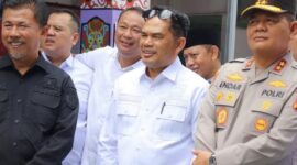 Ketua DPRD Kaltim, Hasanuddin Mas’ud, tinjau langsung beberapa TPS di Kukar Jelang PSU, Kamis (17/04/2025). (Foto : Humas Sekretariat DPRD Kaltim)