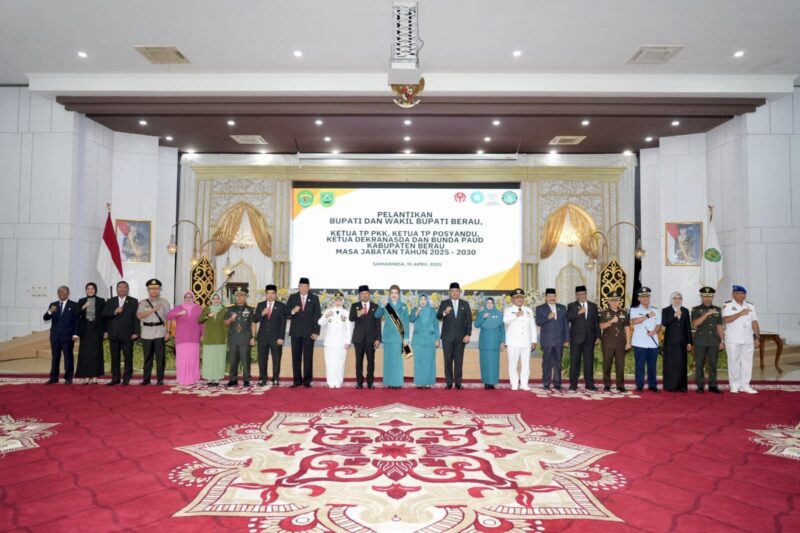Pimpinan dan Anggota DPRD Kaltim Hadiri Pelantikan Bupati dan Wakil Bupati Berau, di Pendopo Odah Etam pada Selasa (15/04/2025). (Foto : Humas Sekretariat DPRD Kaltim)
