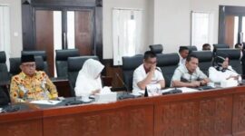 Komisi IV DPRD Kaltim menggelar Rapat Dengar Pendapat (RDP) pada Senin (21/04/2025) (Foto : Humas Sekretariat DPRD Kaltim)