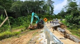 Akses Jalan Kubar - Mahulu Putus Akibat Longsor (Foto : Ist)