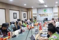 Sekretaris DPRD Kaltim, Norhayati Usman memimpin rapat internal sekretariat DPRD Kaltim. (Foto : Humas Sekretariat DPRD Kaltim)