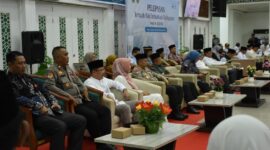 Darlis Pattalongi hadiri Pelepasan Jamaah Hari Embarkasi Balikpapan. (Foto: Ist)