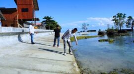 Pansus LKPj DPRD Kaltim Tinjau Proyek Pengamanan Pantai di Biduk-Biduk, Berau. Pada Kamis (8/5/2025). (Foto: Ist)