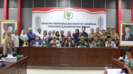 Komisi IV DPRD Kaltim melakukan RDP terkait polemik pemindahan SMA Negeri 10 Samarinda, Senin (19/5). (Foto : Humas Sekretariat DPRD Kaltim)