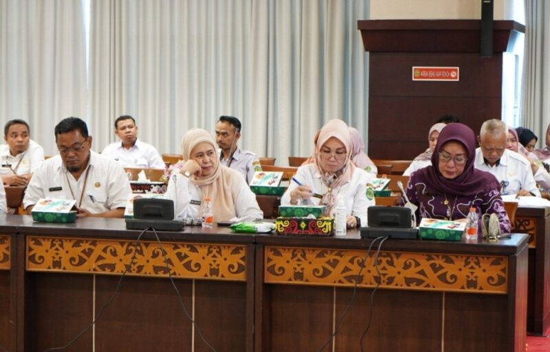 Sekretaris DPRD Kaltim, Norhayati Usman Hadiri Rapat Pengendalian Pekerjaan APBD 2025. (Foto: Ist)