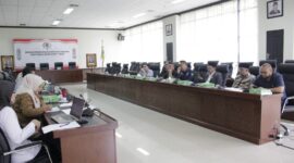 Bapemperda DPRD Kaltim gelar rapat internal di Gedung E, lantai 1 Kantor DPRD Kaltim, Senin (19/5) (Foto : Humas Sekretariat DPRD Kaltim)