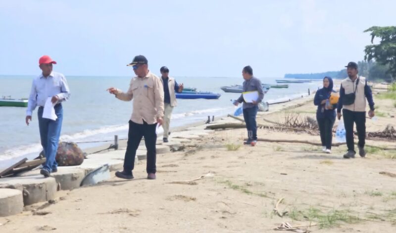 Pansus LKPj DPRD Kaltim tinjau proyek pengaman Pantai Tanjung Jumlai, PPU. (Foto: Ist)