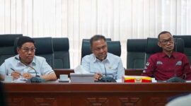 RDP terkait sengketa lahan antara Sutarno dan PT IBP, Senin (26/5). (Foto : Humas Sekretariat DPRD Kaltim)