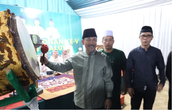 Sekda Kukar, Sunggono membuka kegiatan festival ramadan di Maluhu. (Foto: Ist)