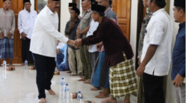 Bupati Kutai Kartanegara (Kukar) Edi Damansyah datang mengunjungi Masjid At-Taqwa Blok A Dusun Panji dan bersilahturahmi dengan masyarakat Desa Manunggal Daya, Kecamatan Sebulu. (Foto: Ist)