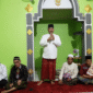 Bupati Kutai Kartanegara (Kukar) Edi Damansyah bersama rombongan pemerintah kabupaten Kukar lakukan sahur bersama dan safari subuh ke 277 di Langgar Al-Madinah Kelurahan Mangkurawang. (Foto: Ist)