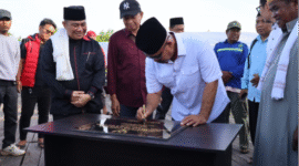 Bupati Kukar Resmikan Listrik Komunal Desa Tani Baru. (Foto: Ist)