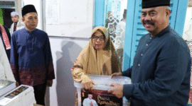 Bupati Kutai Kartanegara (Kukar) Edi Damansyah melanjutkan kegiatan safari subuh, kali ini giliran Musholla Al Mubarok Jalan Pesut. (Foto: Ist)
