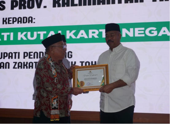 Bupati Kutai Kartanegara (Kukar) Edi Damansyah membuka Kukar Berzakat Tahun 2025. (Foto: Ist)