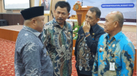 Sekda Kukar Sunggono bersama seluruh Kepala Daerah Se Kalimantan Timur menyerahkan Laporan Keuangan Pemerintah Daerah (LKPD) Unaudited Tahun Anggaran (TA) 2024. (Foto: Ist)