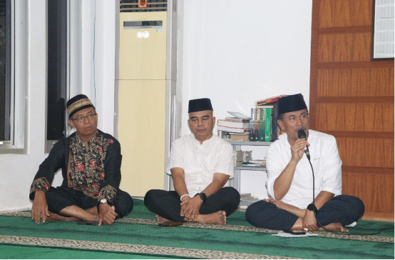 Sekda Kukar membuka Semarak Ramadan dalam rangka memeriahkan bulan Suci Ramadan 1446 H/2025 M sekaligus Buka Puasa Bersama, di Masjid At Takwa Kompleks Perkantoran Kantor Bupati Kukar. (Foto: Ist)