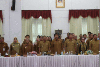 Sekda Kukar, Sunggono menghadiri Musrenbang penyusunan RPJMD Provinsi Kaltim 2025–2029 dan RKPD 2026 di Pendopo Gubernur Kaltim, Odah Etam, Samarinda. (Foto: Ist)