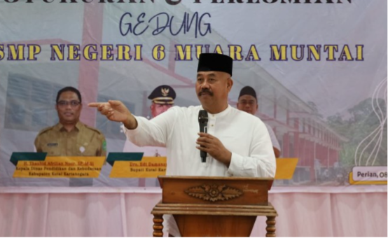 Bupati Kutai Kartanegara (Kukar) Edi Damansyah meresmikan fasilitas pelayanan dasar di Kecamatan Muara Muntai dan Kota Bangun Darat. (Foto: Ist)