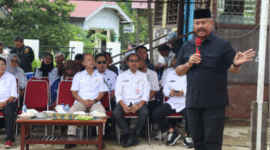 Bupati Kukar Edi Damansyah saat meresmikan Kantor Lurah dan Gedung BPU Bukit Biru. (Foto: Ist)