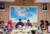 Bupati Kutai Kartanegara (Kukar) Edi Damansyah bersama Sekretaris Utama Badan Informasi Geospasial (BIG) Republik Indonesia (RI) R.A Belinda Arunawati Margono, melakukan Penandatanganan Nota Kesepahaman dan Rencana Kerjasama 2025-2029 antara Pemkab Kukar dengan BIG RI. (Foto: Ist)