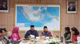 Bupati Kutai Kartanegara (Kukar) Edi Damansyah bersama Sekretaris Utama Badan Informasi Geospasial (BIG) Republik Indonesia (RI) R.A Belinda Arunawati Margono, melakukan Penandatanganan Nota Kesepahaman dan Rencana Kerjasama 2025-2029 antara Pemkab Kukar dengan BIG RI. (Foto: Ist)