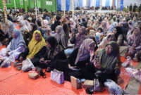 Bupati Kutai Kartanegara Edi Damansyah menghadiri acara Haflah Takhtim dan wisuda purna studi Pondok Pesantren (Ponpes) Nurul Islam Desa Mamunggal Jaya. (Foto: Ist)