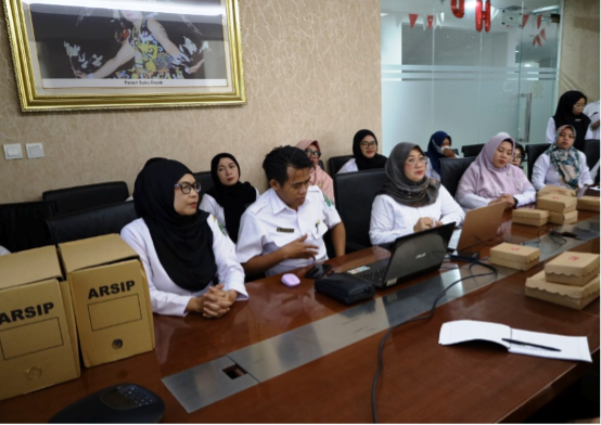 Asisten III Setkab Kukar Bidang Administrasi Umum Sekretariat Daerah Kutai Kartanegara (Kukar) Dafip Haryanto membuka Rapat Penilaian Arsip Usul Musnah Tahun 2025 di lingkungan Sekretariat Daerah Kukar. (Foto: Ist)