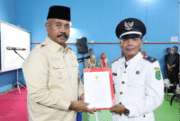 Bupati Kutai Kartanegara (Kukar) Edi Damansyah melantik Penjabat (Pj) Kepala Desa Sungai Mariam Kecamatan Anggana, di BPU Desa Sungai Mariam Kecamatan Anggana. (Foto: Ist)